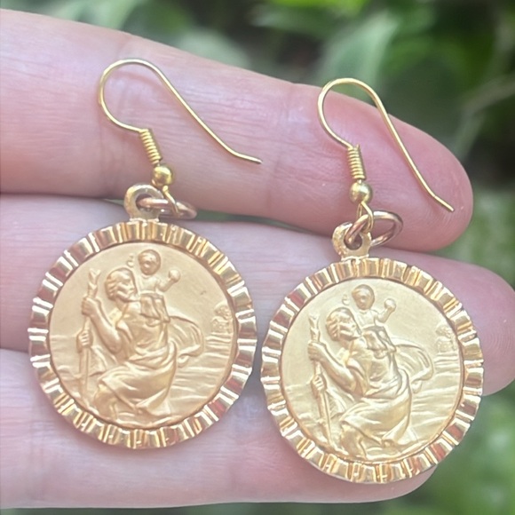 Vintagege St Christopher with baby Jesus Earrings - Picture 6 of 12